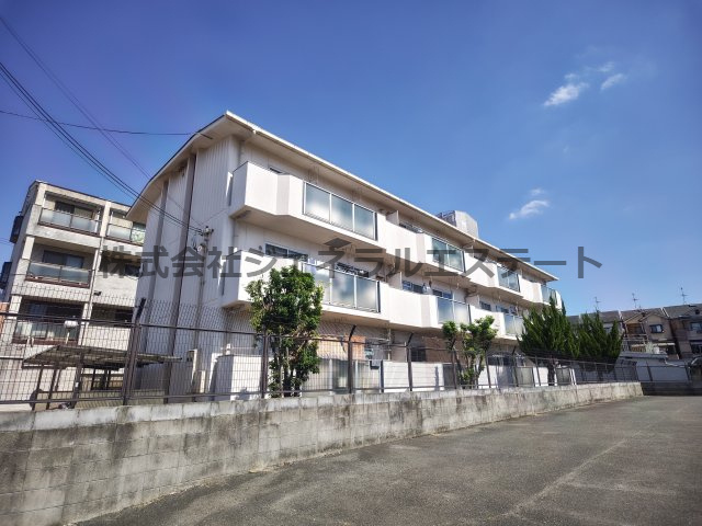 大西マンションの外観|おしゃれな外観です