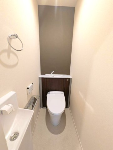 壱番館のトイレ|落ち着いた色調のトイレです
