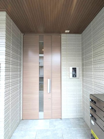 壱番館のエントランス|落ち着いたエントランスです