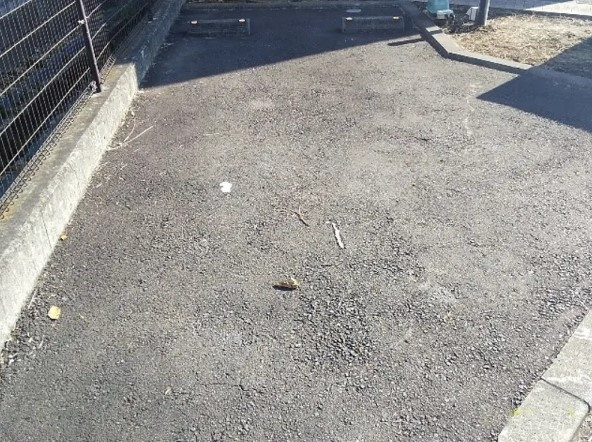 レオパレスフォレスト町田の駐車場