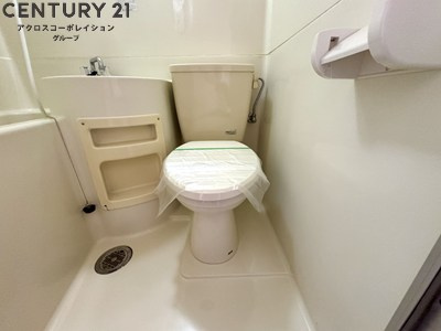 浴室内にトイレがあります☆
