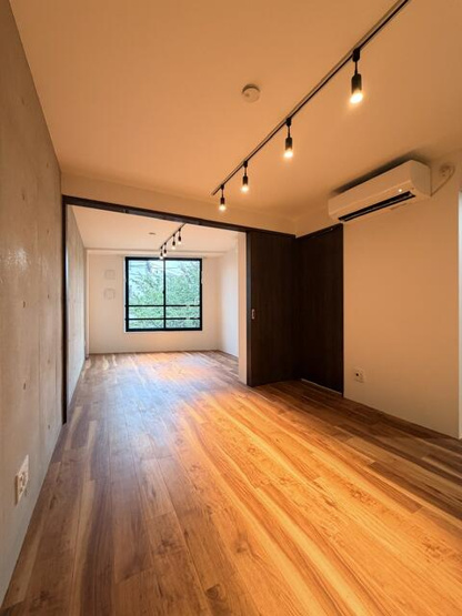 【居間・リビング】 | ＯＡＫ　ＶＩＬＬＡ　ＳＯＵ祐天寺