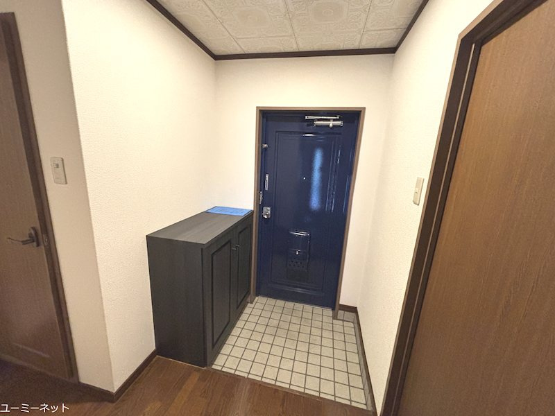 メゾンニシダ の玄関