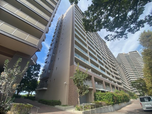 リバティパーク枚方　B棟の外観