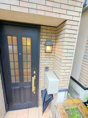 仲六郷3丁目戸建の玄関