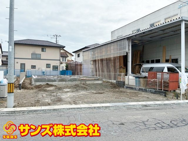 郡山市安積町笹川字狐塚　　　１号棟　　　永盛小学校、安積中学区　の外観|北東側から見た駐車場を含む外観♪