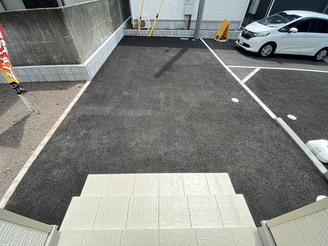 沼津市沢田町の新築一戸建の駐車場