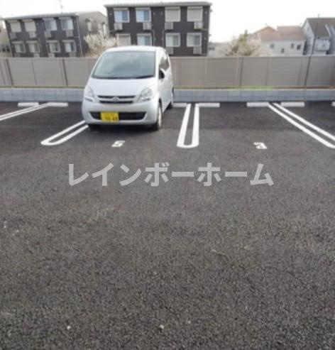 シルエーラの駐車場