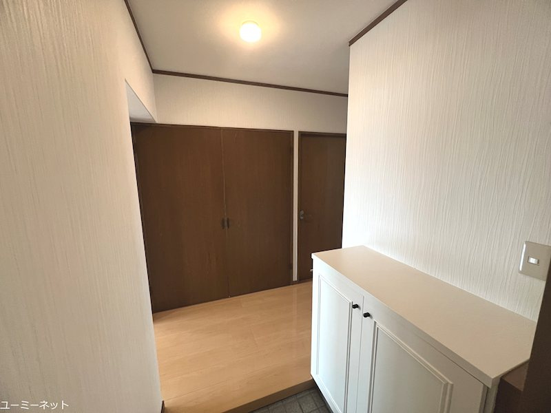 グランディールつつみだ の玄関