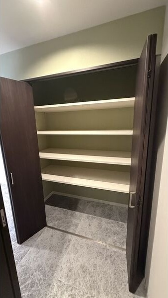 寝屋川市香里南之町の店舗事務所の収納