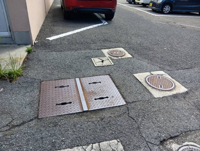 新田町2丁目　店舗付き住宅の駐車場|【駐車場】