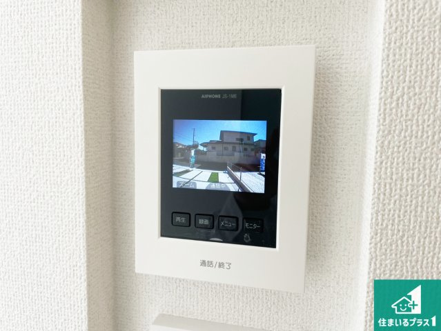■川西市大和東　第3期　新築一戸建ての防犯設備|カラーモニターインターホン！声だけでなく来訪者の姿や顔がモニターで確認できるので、小さなお子様がいらっしゃるご家庭でも安心できます！