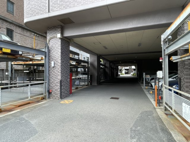 ジェネラス高麗町の駐車場