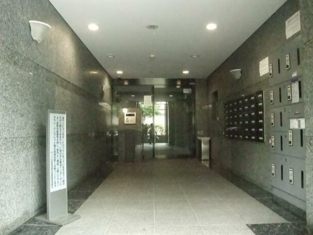 ルーブル新宿西落合参番館のロビー