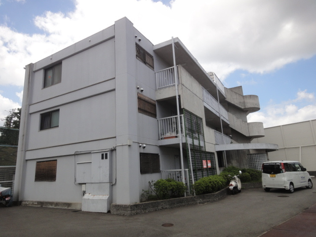 いなぱれす宝塚の外観