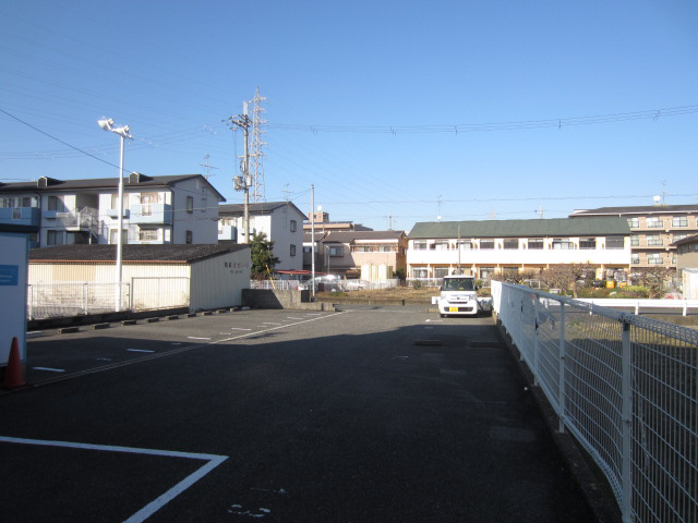 【駐車場】