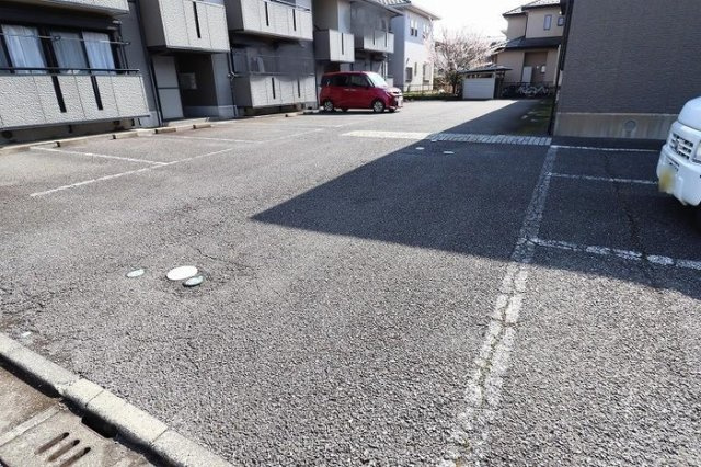 エルクレール Cの駐車場|駐車場