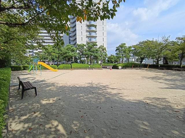 ファミールハイツ城東Ｂ棟の周辺