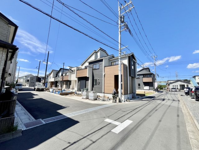【仲介手数料無料】三芳町北永井３期―新築分譲住宅―全18棟販売　９棟の前面道路含む現地写真