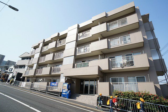 アクエルド長岡京の外観|長岡京駅徒歩6分。落ち着いた佇まいのRC造5階建の外観