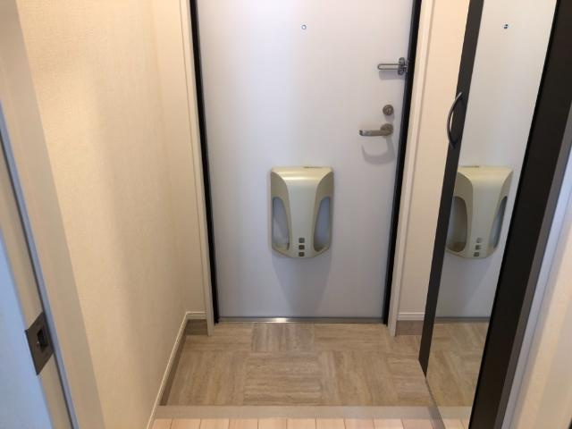 ムーンハウスの玄関