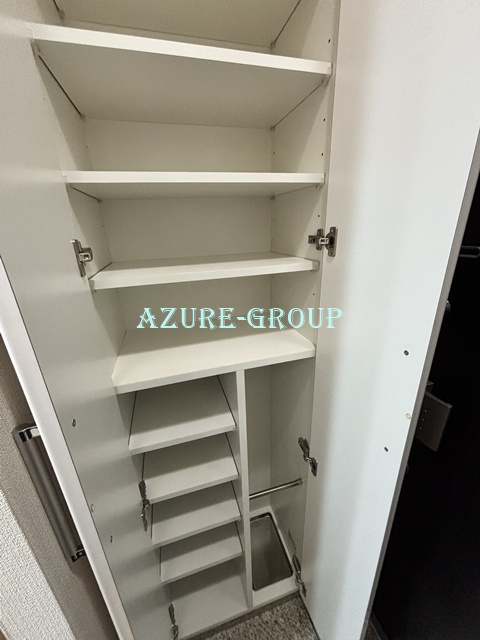 エクセル東神奈川の玄関