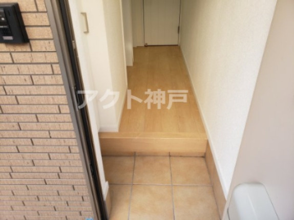 レグルス垂水の玄関|同ハイツ別部屋写真☆神戸市垂水区　レグルス垂水☆