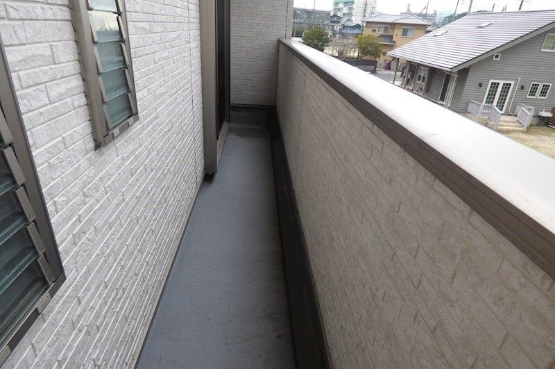 ルネス若園A棟のバルコニー