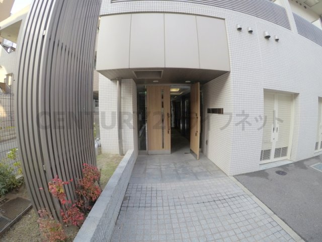 【エントランス】 | ファーストワン江坂