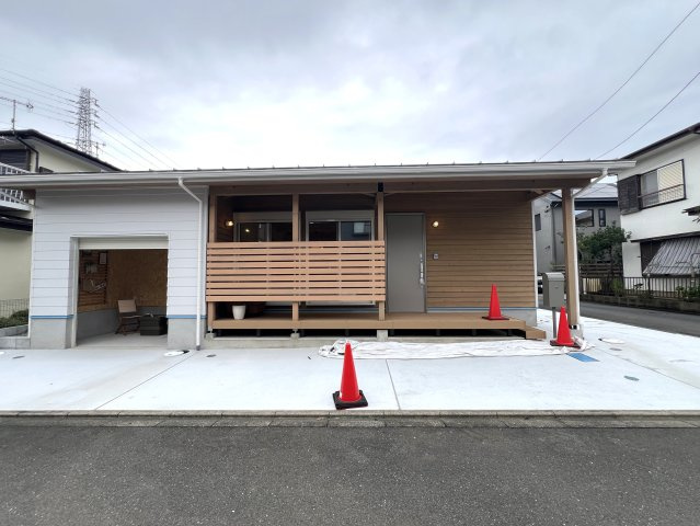 数少ない平屋戸建☆子供の声がどこにいても聞こえる暮らし☆友達が来ても止められるカースペース♪趣味や収納に使えるミニガレージ付き◎【相模原市南区新戸新築戸建】