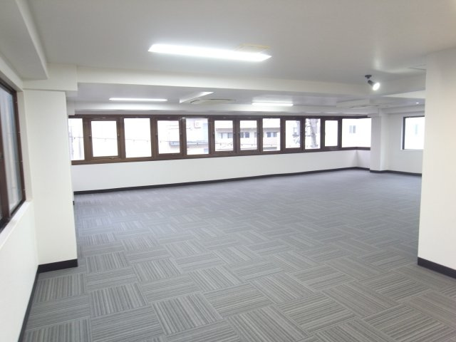 吹田市江坂町１丁目の店舗事務所