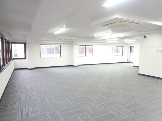 吹田市江坂町１丁目の店舗事務所