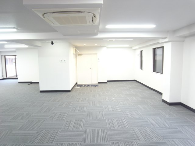 吹田市江坂町１丁目の店舗事務所