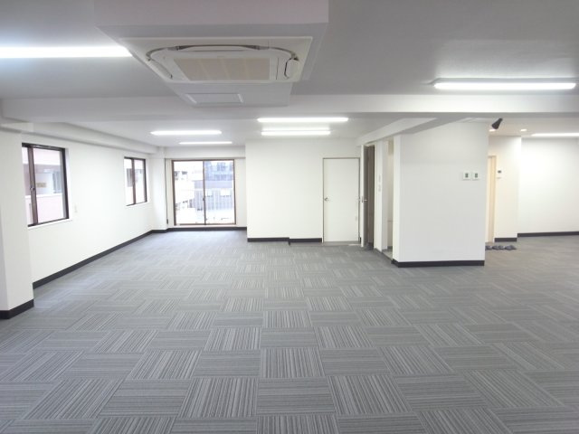 吹田市江坂町１丁目の店舗事務所