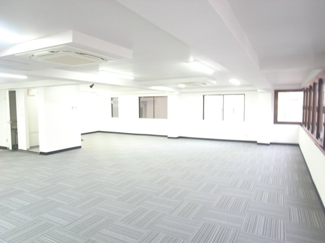 吹田市江坂町１丁目の店舗事務所