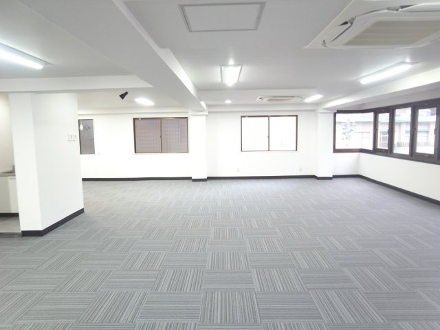 吹田市江坂町１丁目の店舗事務所