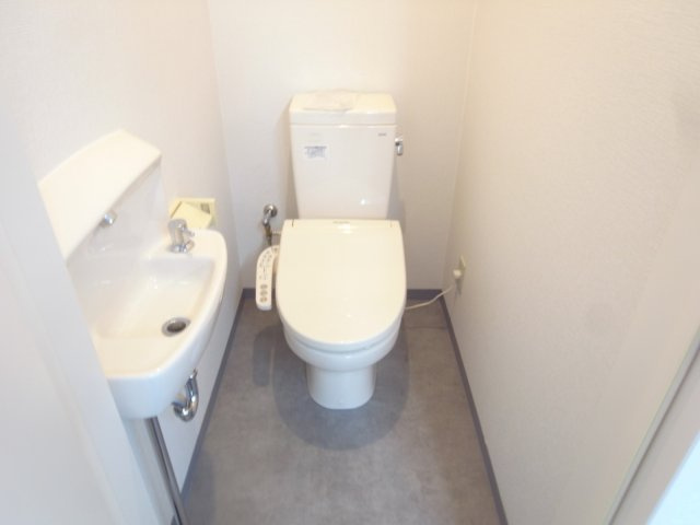 吹田市江坂町１丁目の店舗事務所