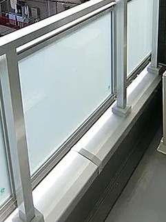 リブリ・モナミ・エムケイのバルコニー