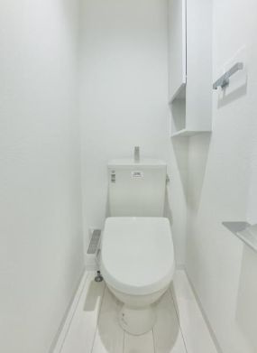 KOMFORTA新中野のトイレ|シンプルで使いやすいトイレです