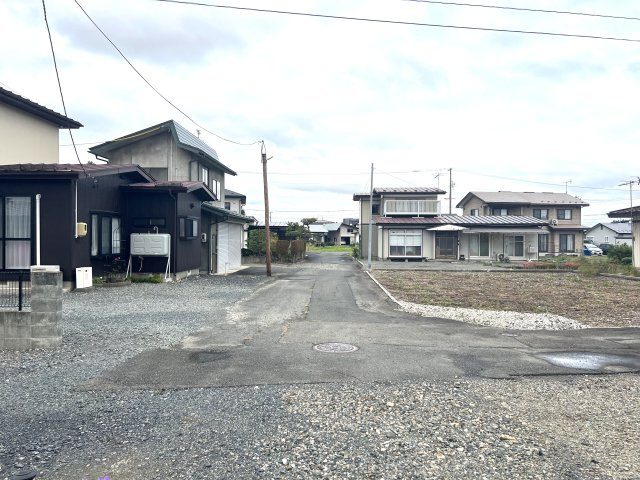 花巻市上根子法領　土地の前面道路含む現地写真