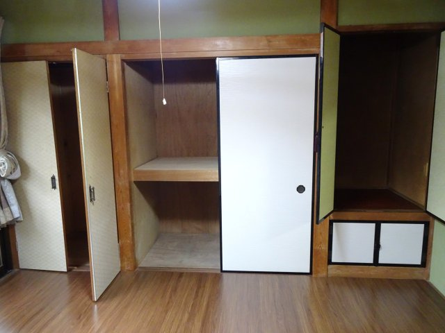 荒尾町戸建貸家の収納