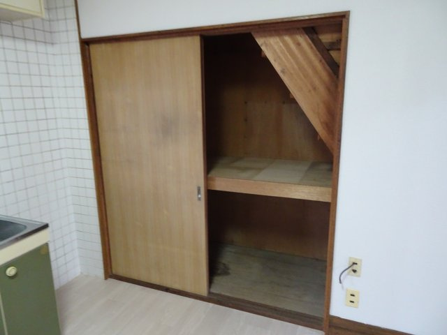 荒尾町戸建貸家の収納