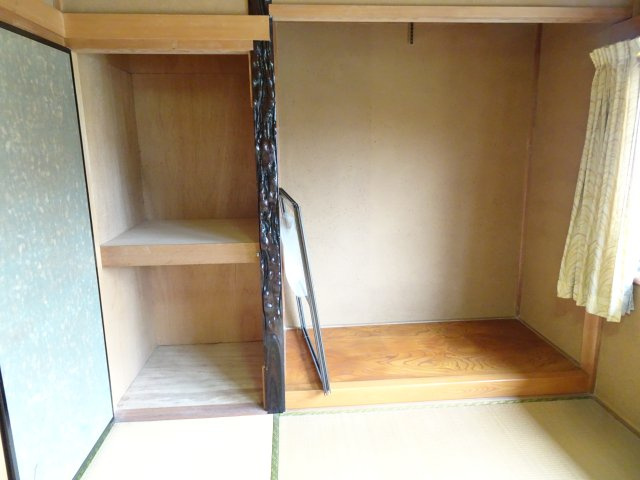 荒尾町戸建貸家の収納