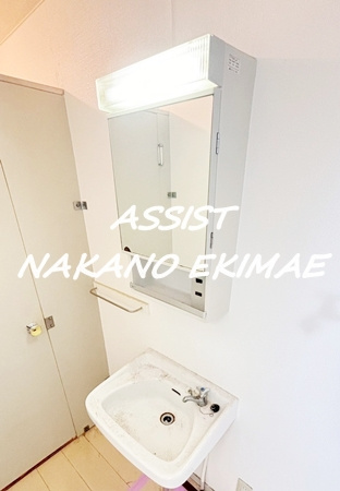 鈴木マンションの独立洗面台|別号室：参考写真