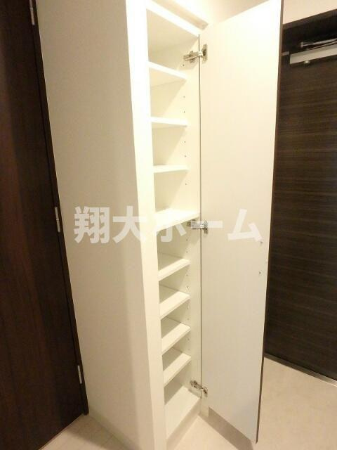 セルリアンパーク根岸の玄関