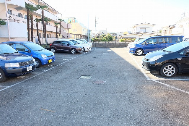 キョーワハウス拝島Iの駐車場