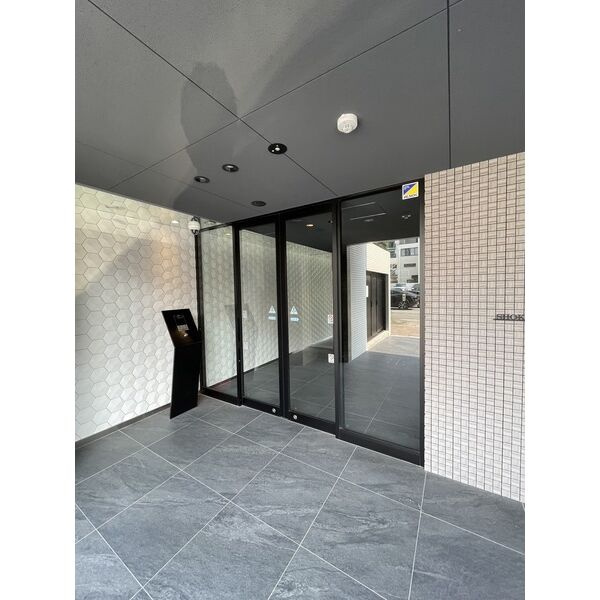SHOKEN Residence名古屋のエントランス