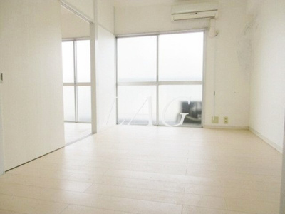 【居間・リビング】 | 鈴木マンション | 洋室のお部屋です。