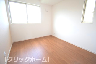 【洋室】 | 呉市焼山中央5丁目【太陽光発電設置】全2区画　NO2 | 2階　洋室×4　収納付きでお部屋がスッキリ広く使えます。