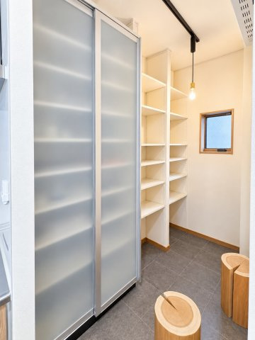 【収納】 | ◆港南区東永谷3丁目　中古戸建◆ | ◆暮らし心地を大きく左右する収納を、適材適所に配置し使い勝手を考慮しました。空間を余すところなく有効利用した収納は生活空間をより上質なものにしてくれるでしょう。